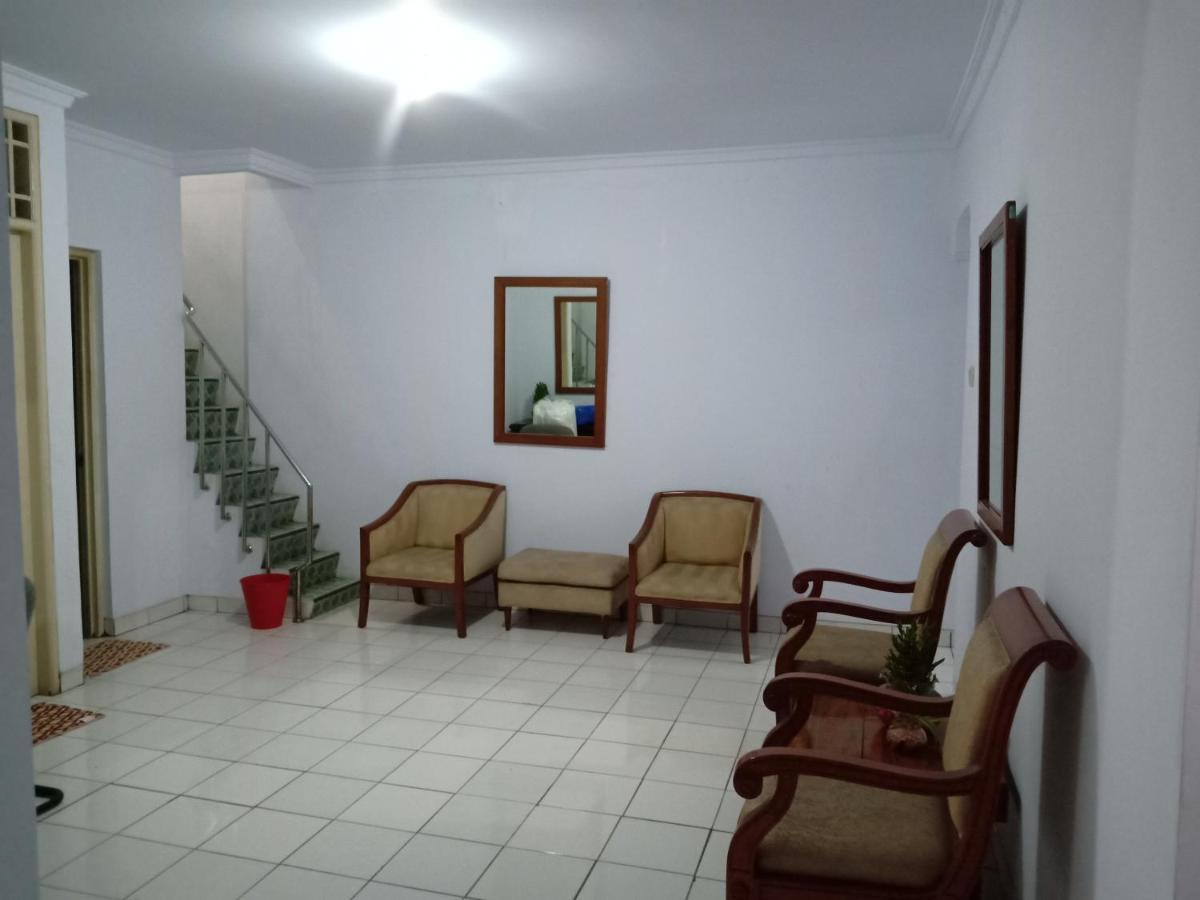 Reddoorz Hostel @ Feliz Noche Cengkareng Τζακάρτα Εξωτερικό φωτογραφία